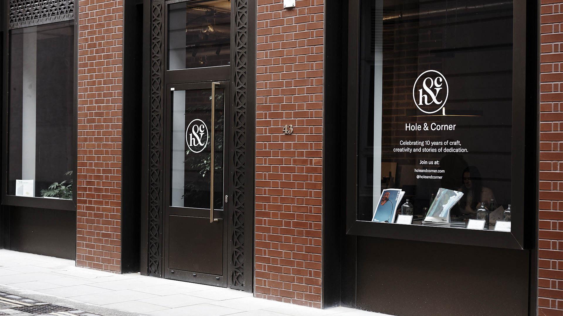 HOLE AND CORNER FARRINGDON 21